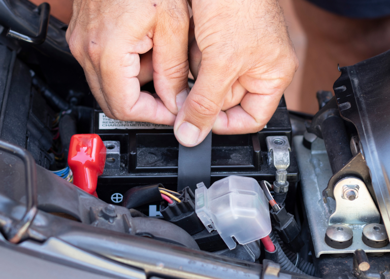 Komponen Motor Yang Sangat Pada Aki Atau Kelistrikan