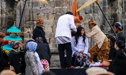 Tradisi Masyarakat Yaitu Dalam Melakukan Buang Sial