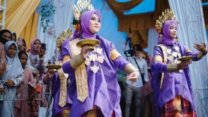 Tarian Suku Bugis Padduppa Dari Masyarakat