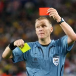 Peringatan Pelanggaran Dalam Sepak Bola Yaitu Kartu Kuning