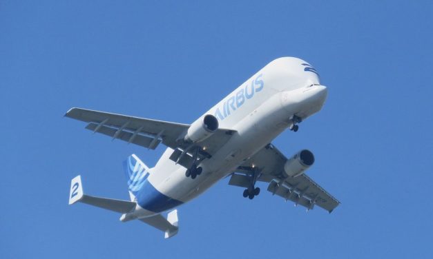 Transportasi Canggih Yaitu Pesawat Terbang Ke Berbagai Tempat