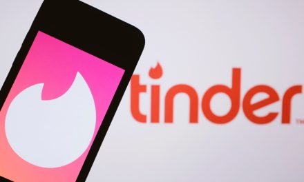Apk Kencan Online Melalui Sebuah Tinder