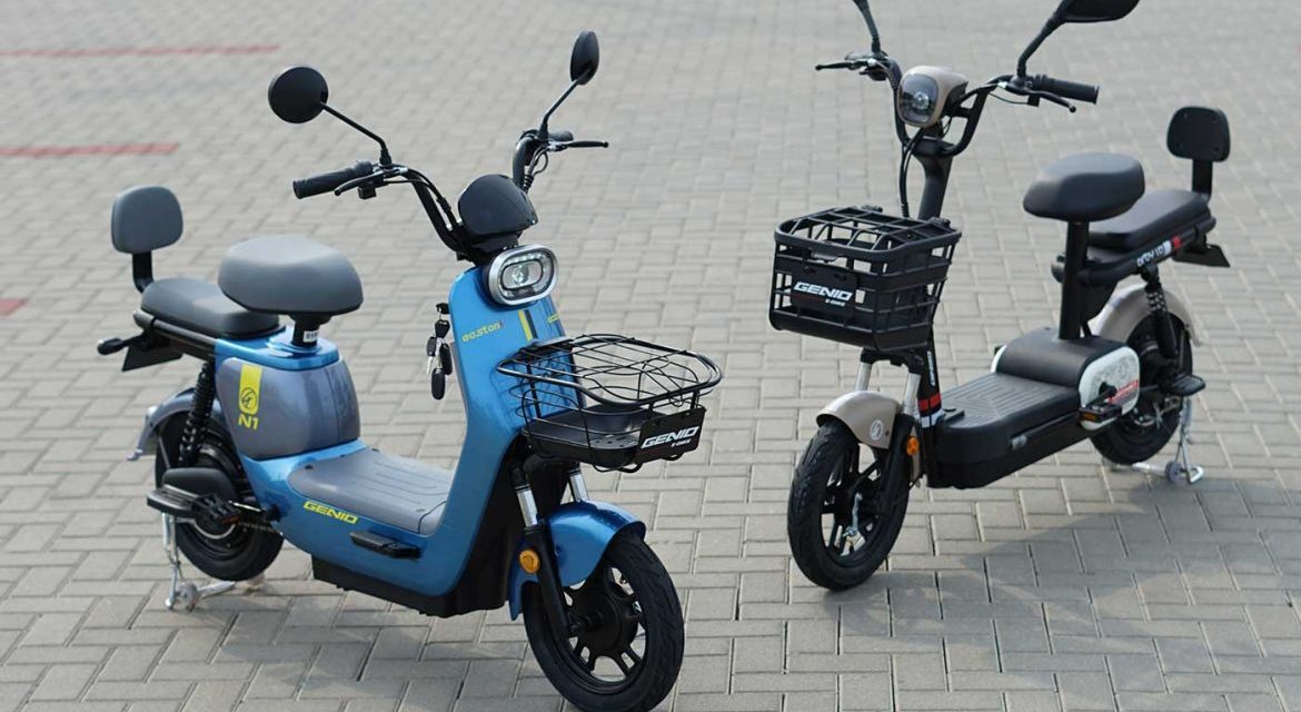 Kendaraan Roda Dua Salah Satunya Sepeda Tenaga Listrik