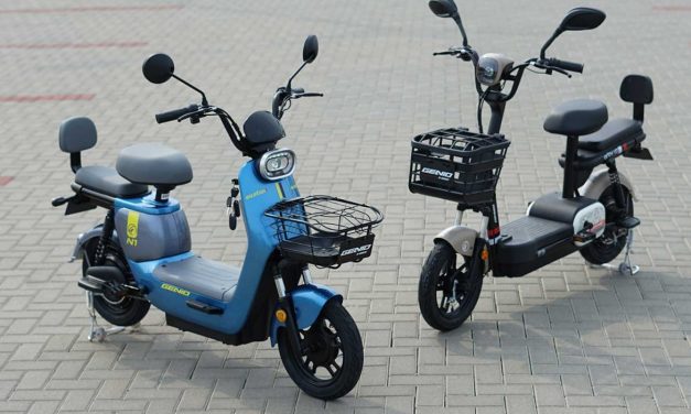 Kendaraan Roda Dua Salah Satunya Sepeda Tenaga Listrik