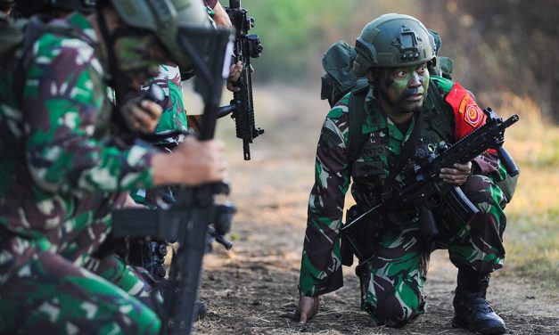 Pasukan Tempur Militer Tentara Yang Menjaga Negara
