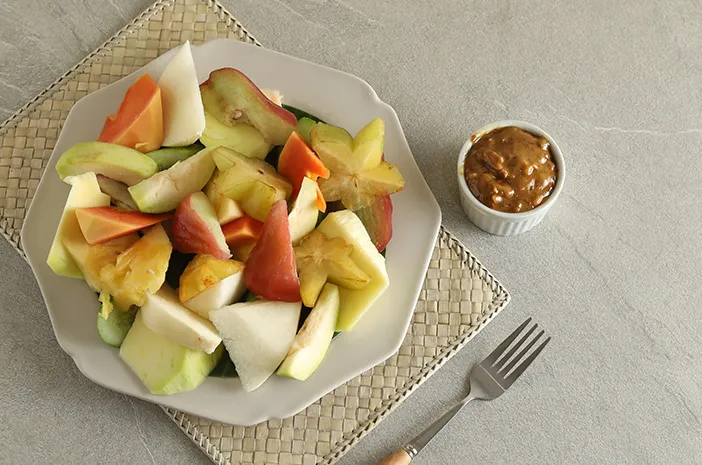 Hidangan Segala Buah Dalam Satu Bumbu Dan Wadah