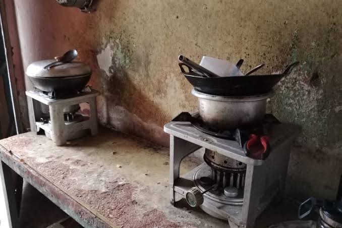 Pemakaian Alat Masak Berupa Kompor Minyak Tanah