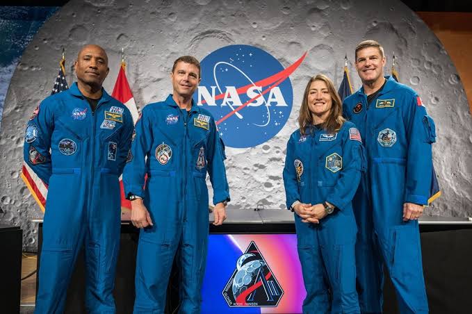 Dunia Luar Angkasa Dengan Penelitian Seorang Astronot
