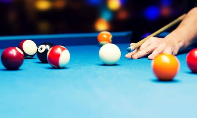 Olahraga Bola Billiard Dengan Sebuah Stik