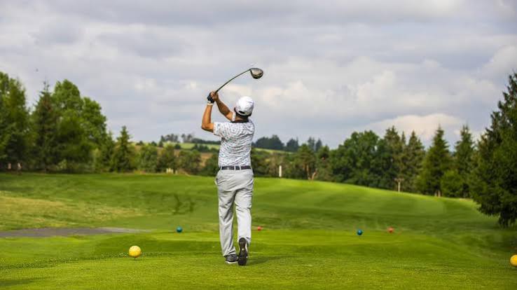 Olahraga Mewah Golf Dengan Stik Dan Biaya Lainnya