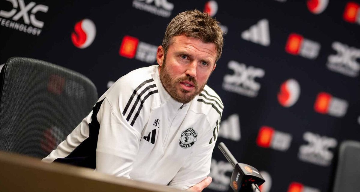 Pesepakbola Gelandang Bertahan Michael Carrick Dari Inggris