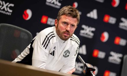 Pesepakbola Gelandang Bertahan Michael Carrick Dari Inggris