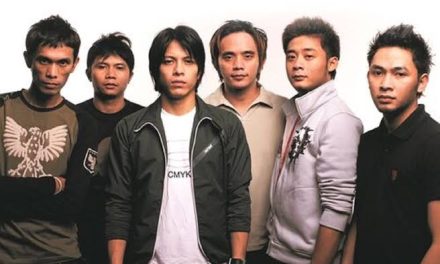 Sekelompok Anak Musik Atau Band Bernyanyi