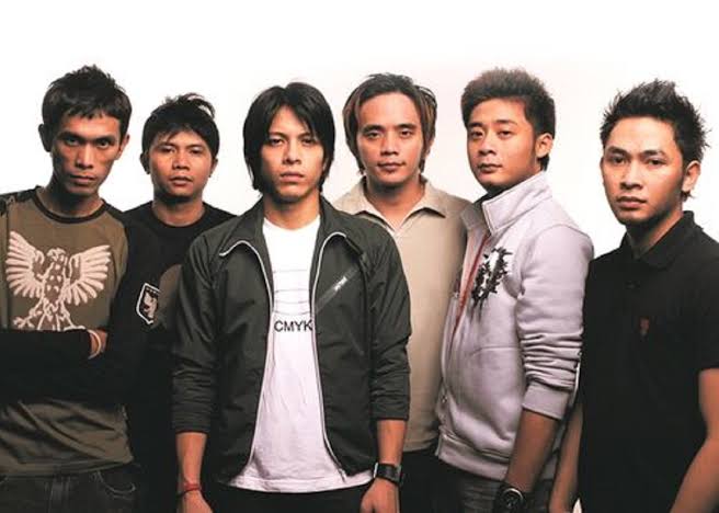 Sekelompok Anak Musik Atau Band Bernyanyi