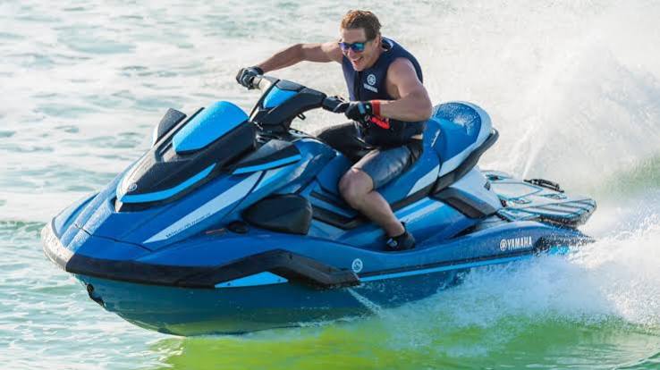 Kendaaraan Cepat Jetski Dengan Penggunaan Di Air