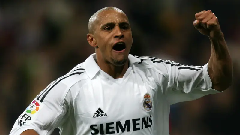 Pesepakbola Handal Brasil Roberto Carlos Dengan Skillnya