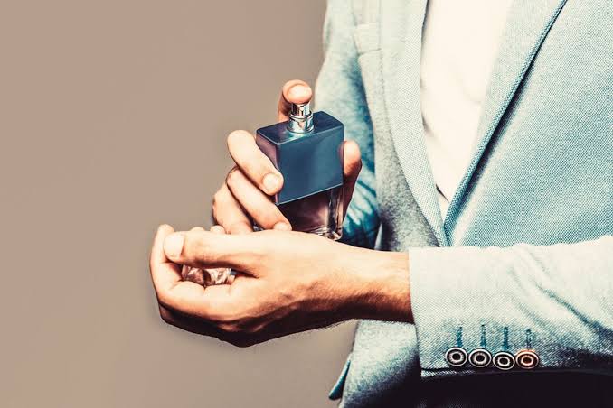 Pengharum Tubuh Dengan Sebuah Aroma Parfume