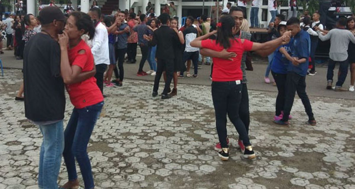 Sebuah Seni Tari Dansa Dengan Irama Musik